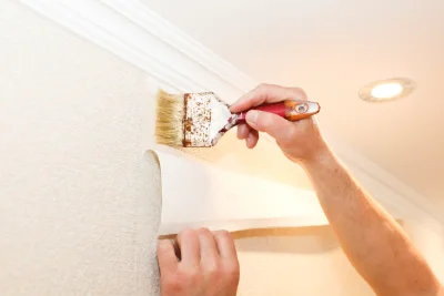 Pose de papier peint à Vouvant — revêtements muraux et toiles de verre